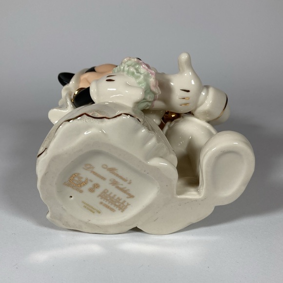 Lenox Disney Minnie’s Dream Figurine - Picture 5 of 6